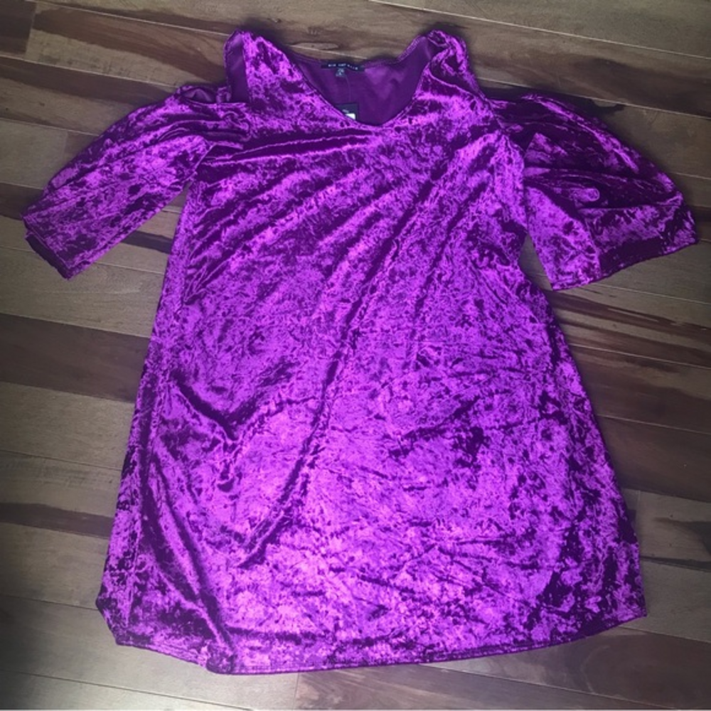 NWT Nik and Nash Crushed Velvet Cold Shoulder Dress‎ L